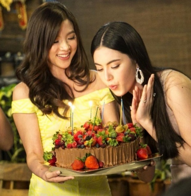 มาดูท่าแดนซ์ของ2สาวเพื่อนซี้ “ใหม่-ใบเฟิร์น” บอกเลยฮามาก (ชมคลิป)