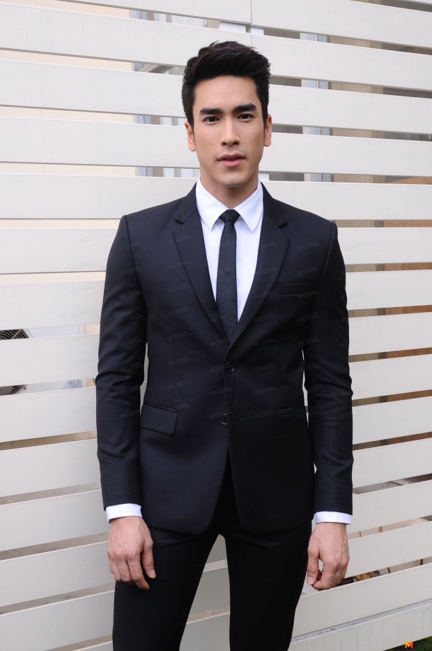 โอ้โห!! การแต่งตัว ในวันสบายๆ ของ ณเดชน์ คนงงทั้งโซเซียล หิ้วถุงมะขามขึ้นรถไฟฟ้า 