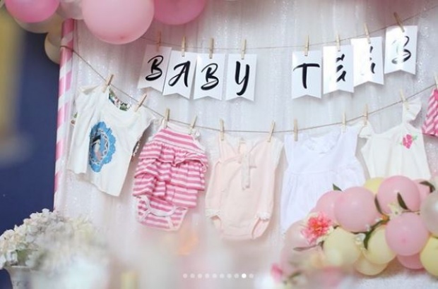 “เอ็ม บุษราคัม” ยกแก๊งเพื่อน จัดปาร์ตี้ Baby shower ต้อนรับลูกสาว!!