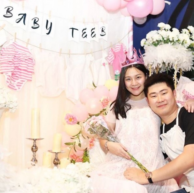 “เอ็ม บุษราคัม” ยกแก๊งเพื่อน จัดปาร์ตี้ Baby shower ต้อนรับลูกสาว!!