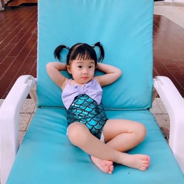 “กุ๊บกิ๊บ” เผยภาพแซ่บในชุดว่ายน้ำ แซว “น้องเป่าเปา” โพสท่าไม่เกรงใจแพมเพิสเลย!!