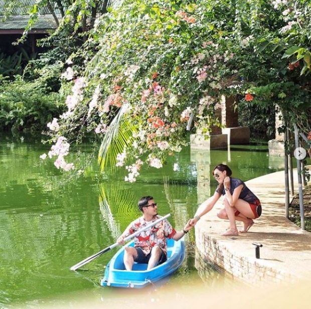 “แพร พรรัมภา” อวดหุ่นสุดแซ่บ ควง “เชน ณัฐวัฒน์” เที่ยวทะเลเกาะสมุย สวีทหวานเว่อร์!! (มีคลิป)