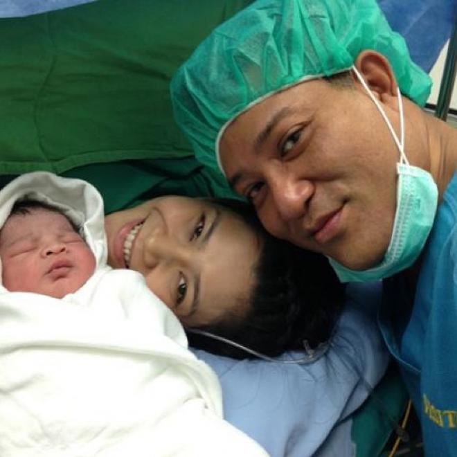 ยินดีีด้วยบี ปิติภัทร คลอดลูกชายให้สามีพาธี สารสิน แล้ว