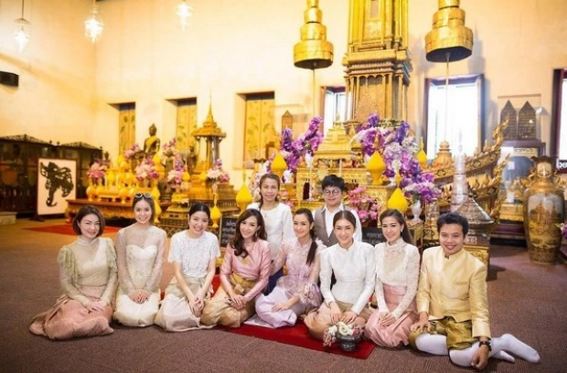 งามอย่างไทย!! เนย โชติกา ขนขบวนเด็กแก๊ง ใส่ชุดไทย