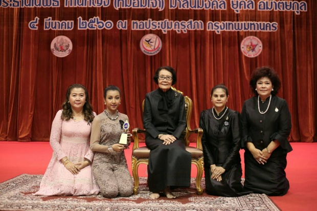 น้องเบนซ์ ปิยาภัสร์ ภูมิใจ!! รับรางวัล บุคคลดีของแผ่นดิน