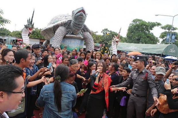 ขนลุก!! จินตหรา พูนลาภ ฟ้อนรำอ่อนช้อยบวงสรวง พญาเต่า