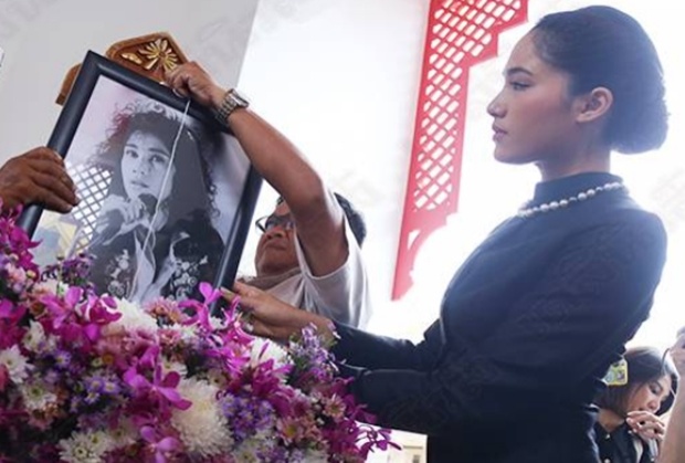  ทูลกระหม่อมฯพระราชทานเพลิงศพ แหวน-ฐิติมา สุตสุนทร