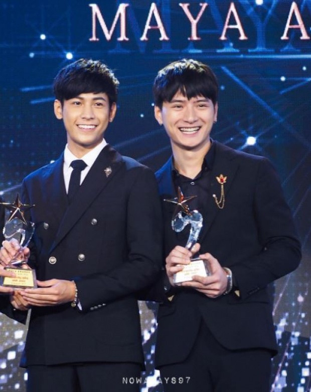 คริส-สิงโต” สุดปลื้ม!!! คว้ารางวัล “ดาราคู่ขวัญ (คู่จิ้น) แห่งปี”  งาน “Maya Awards มายามหาชน 2017”