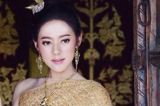 งามอย่างไทยของแท้!! “ทับทิม อัญรินทร์” ขอสวมชุดไทย งานนี้สวยเลอค่าหนักมาก!!