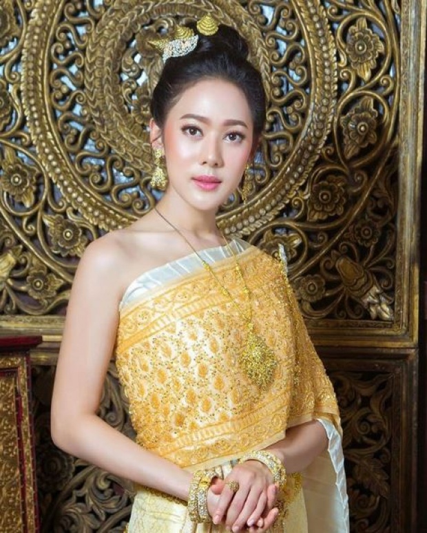 งามอย่างไทยของแท้!! “ทับทิม อัญรินทร์” ขอสวมชุดไทย งานนี้สวยเลอค่าหนักมาก!!