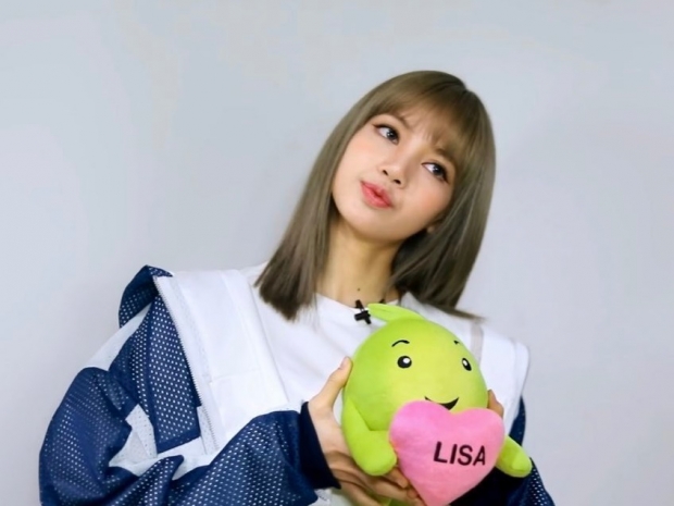 รับทรัพย์ 8 หลัก Lisa ไอดอลสาว แห่ง BLACKPINK คว้างานพรีเซนเตอร์บ้านเกิด