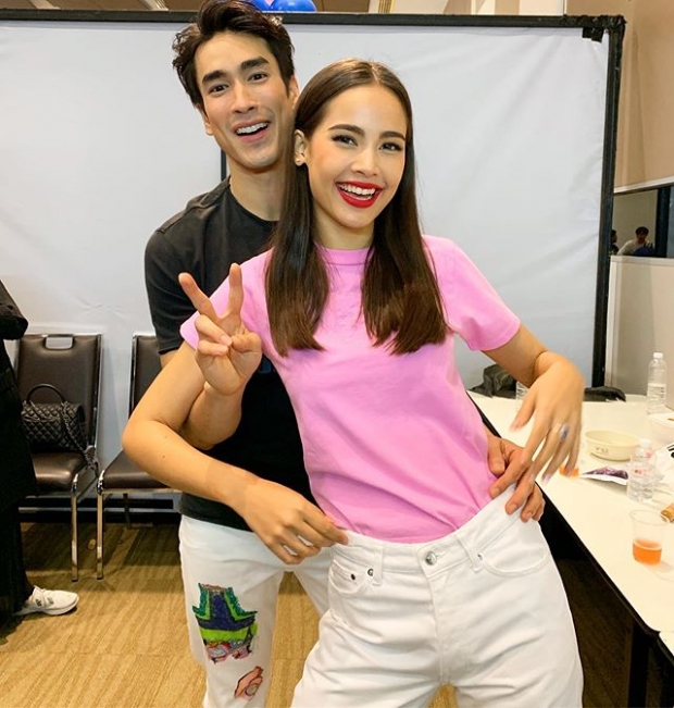 กรี๊ดกันทั้งฮอลล์!  เมื่อ  “ณเดชน์ คูกิมิยะ” เรียกสาวข้างกาย “ญาญ่า อุรัสยา” ว่า “ที่รัก” เต็มปากเต็มคำ