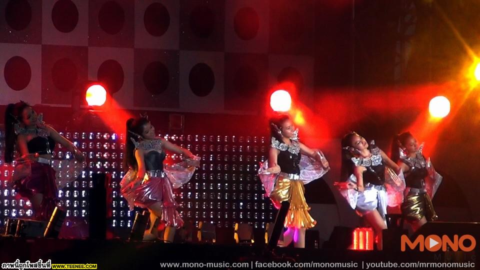 สาวๆ candy mafia โชว์“รำกินรี”ประชันเหล่าซุปตาร์ใน “2012 Asia Song Festival”	