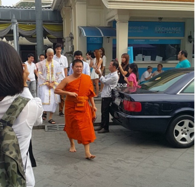 บรรยากาศงานบวช ‘ไมค์ พิรัชต์’ – ‘ซาร่า’พา’ลูก’ ร่วม อนุโมทนา