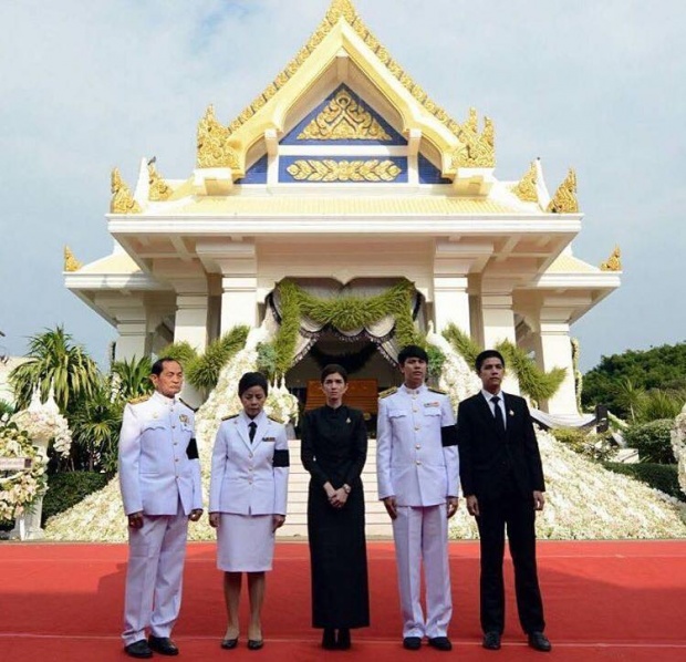 เปิดภาพวินาทีสุดสะเทือนใจ! แม่ปอ ทฤษฎี แทบทรุด หลังร่างของลูกชายสูญสลาย 