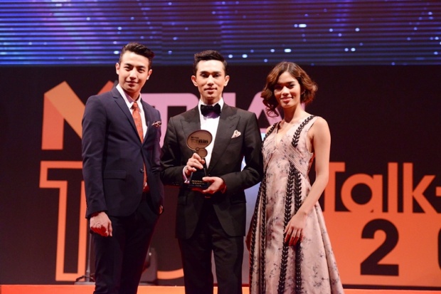 แอนดิว-ปุ๊กลุก-พุฒ ตบเท้าเข้ารับรางวัล “MThai top talk about 2016”