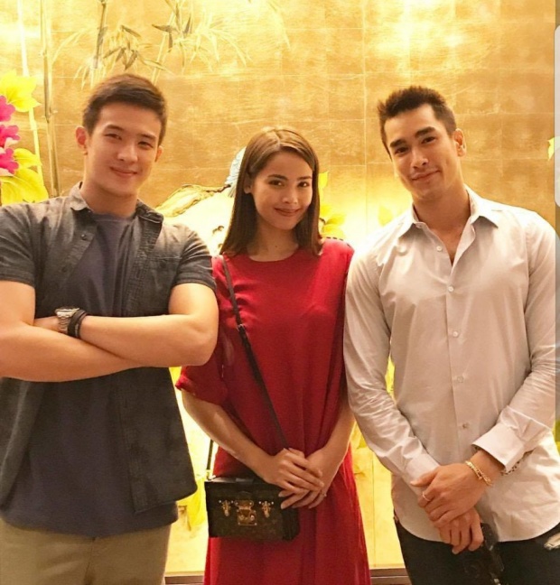 หนุ่มหล่อคนนี้นี่เอง? ที่พา “ณเดชน์-ญาญ่า” และแม่ๆ ช้อปปิ้งที่ฮ่องกง