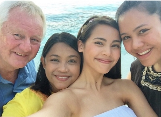 หือออ!! ส่องภาพพี่สาว ญาญ่า อุรัสยา ช็อกหนักหน้าเหมือนกันอย่างกับฝาแฝด!! 