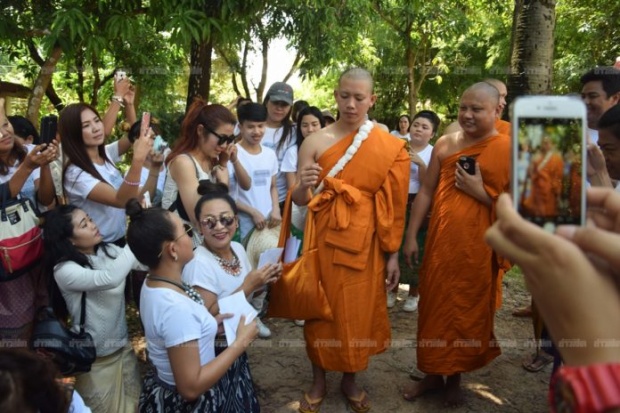 “เบิ้ล ปทุมราช” บวชแล้ว!! ฉายา “อภิวฑฺโฒ” หลวงพี่ประเดิมเทศน์กัณฑ์แรกทันที!! (มีคลิป)