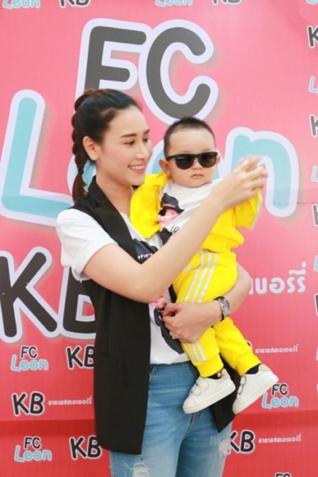 ฮอตไม่แพ้พ่อ!! แฟนๆร่วมมีตติ้ง ‘น้องลีออง’ ลูกชาย ‘เสก-แซนวิช’ พี่ชาย-น้องสาว‘เสก’ก็มา (คลิป)