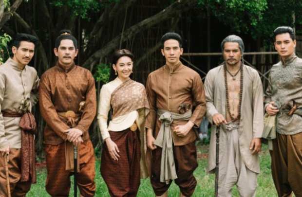 หลายคนอาจยังไม่รู้!! หนึ่งในคนสำคัญ ละครดัง “บุพเพสันนิวาส” ชีวิตจริงมีเชื้อสายเจ้าแท้ๆ!?