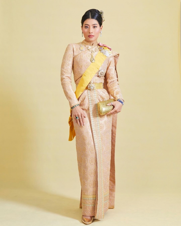 ทรงพระสิริโฉม เจ้าฟ้าสิริวัณณวรีฯ กับฉลองพระองค์ไทยศิวาลัย เสด็จร่วมขบวนพยุหยาตราทางชลมารค 