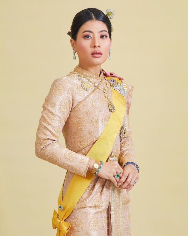 ทรงพระสิริโฉม เจ้าฟ้าสิริวัณณวรีฯ กับฉลองพระองค์ไทยศิวาลัย เสด็จร่วมขบวนพยุหยาตราทางชลมารค 