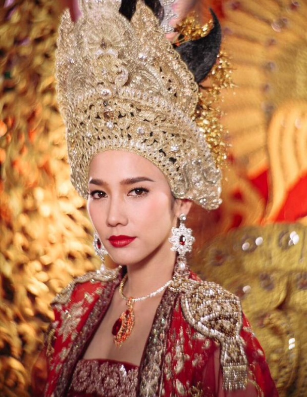 10 ภาพคัดเน้นๆ อั้ม พัชราภา สวย อลังกาลใน’เพลิงพระนาง’