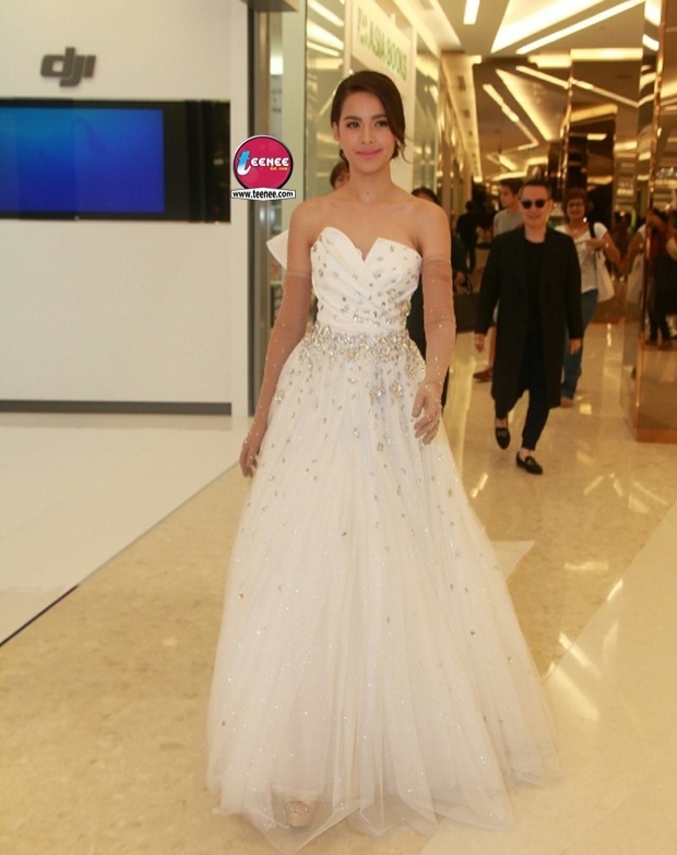 ญาญ่า ชุดราตรีชุดนี้น่ารักอ่ะ น่าเลียนแบบใส่ออกงาน ทั้งหวาน ทั้งเก๋