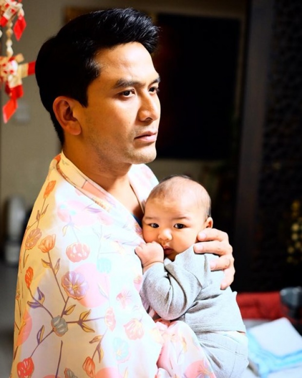 รวมภาพครอบครัวสุขสันต์ พ่อป๋อ แม่เอ๋ น้องภู น้องเภา น่ารักอบอุ่น