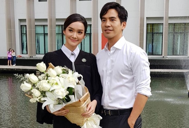 เพื่อนๆร่วมยินดี เดียร์น่า รับปริญญา!