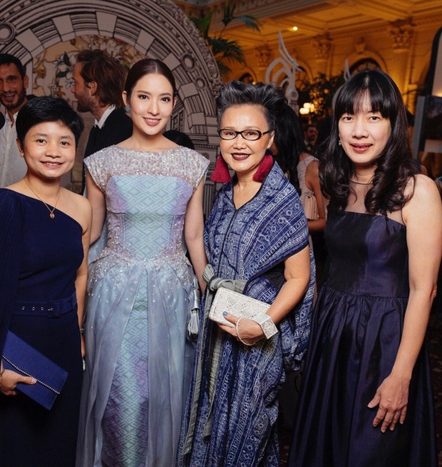 สุดปีติ พระองค์หญิงฯ ประทานชุดทรงออกแบบให้ แอฟ-ศรีริต้า ใส่ร่วมงานกาล่า ที่ปารีส