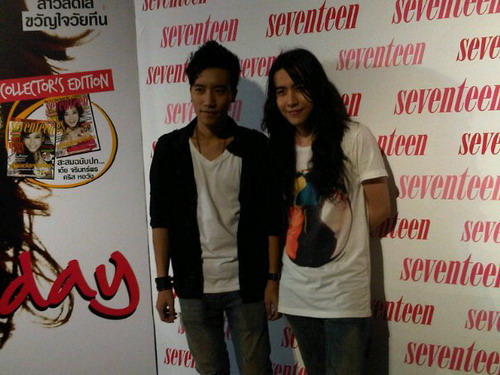 2 หนุ่ม Singular @ facebook