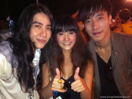 2 หนุ่ม Singular @ facebook