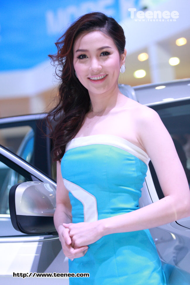 สาวตาหวาน จาก  BMW