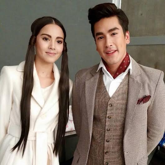 หนุ่มณเดชน์ และ สาวญาญ่า 