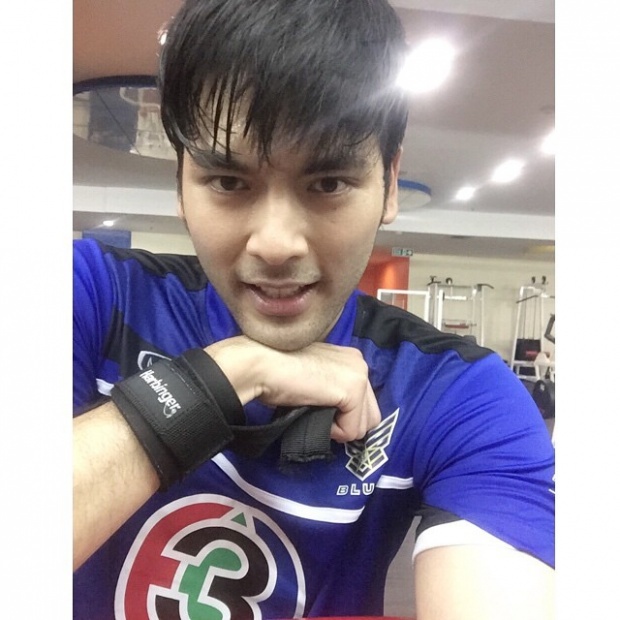 บอม ธนิน กับ มุม หล่อๆ