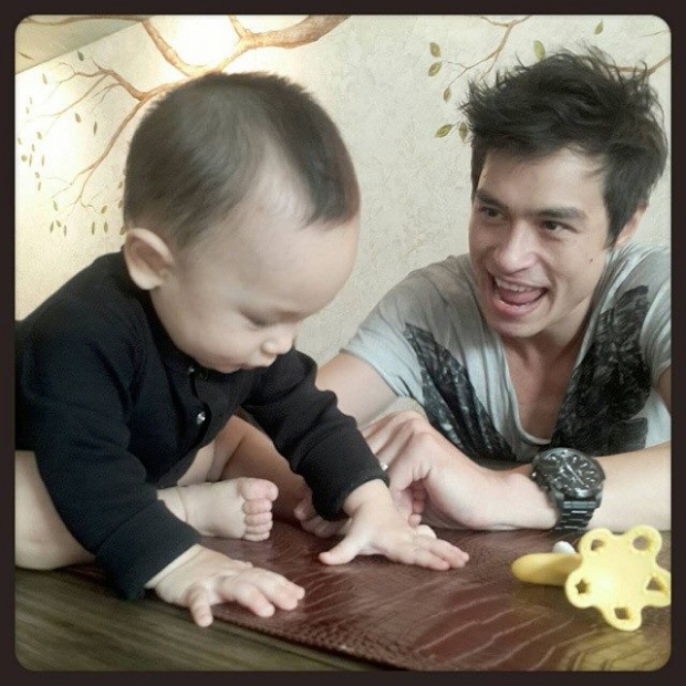 Hot!! รวมภาพลูกชายกับคุณพ่อปีเตอร์  