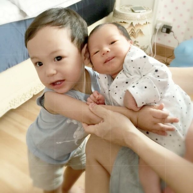 Hot!! รวมภาพลูกชายกับคุณพ่อปีเตอร์  