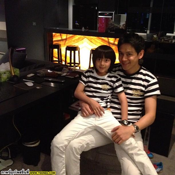 Pic:น้องอชิกับพ่อฟลุ๊ค หล่อตั้งแต่เด็ก