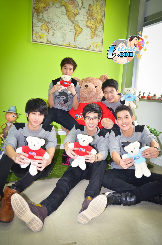 5หนุ่มบอยแบนด์ “Mad Monkeys”