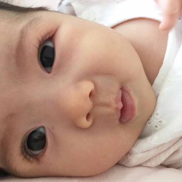 เผยภาพชัด ๆ สาวน้อย น้องรดา ลูกสาว แม่นุ้ย สุจิรา ตาหวานมาเชียว!!