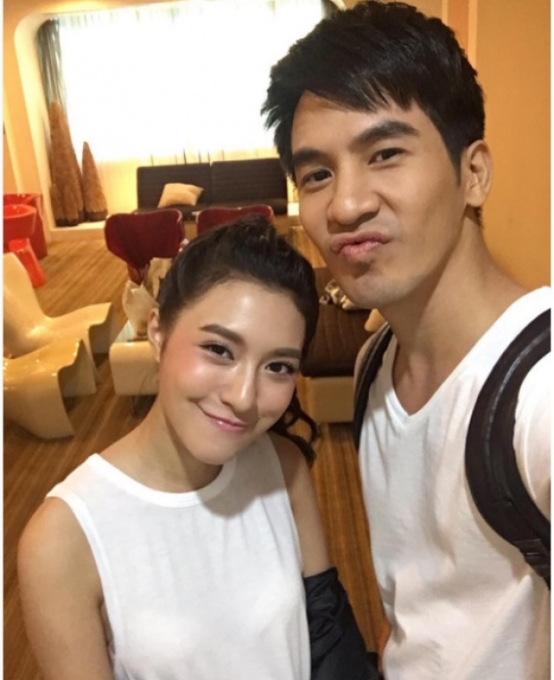 หลักฐานมัด! โป๊บ ถ่ายรูปคู่มิว แล้ว หน้าบูด แต่กับสาวคนนี้ ลั๊นลาชัดเจน!