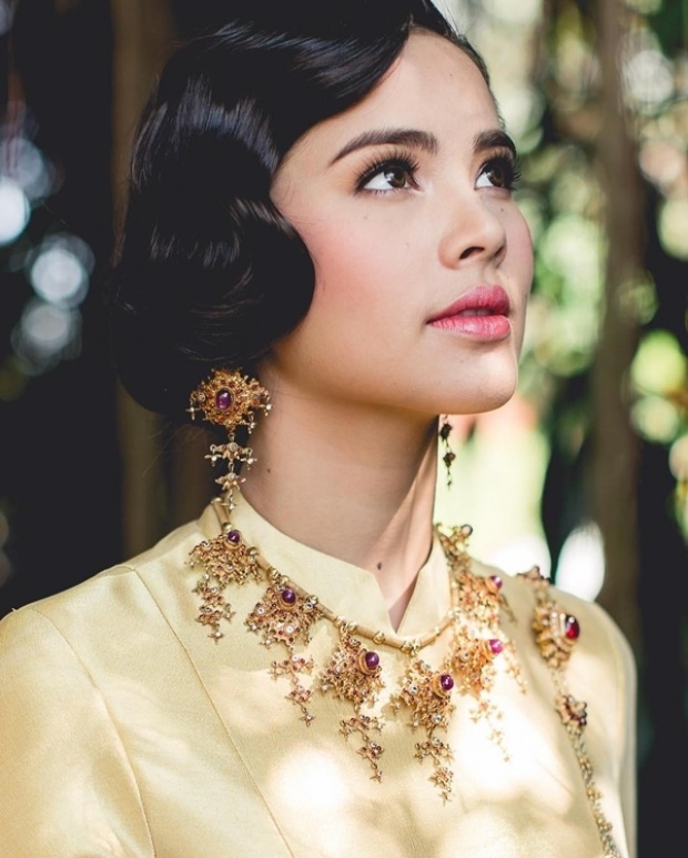 ญาญ่า อุรัสยา สวมชุดไทยสุดเลอค่า สวยหวานราวกับนางในวรรณคดี