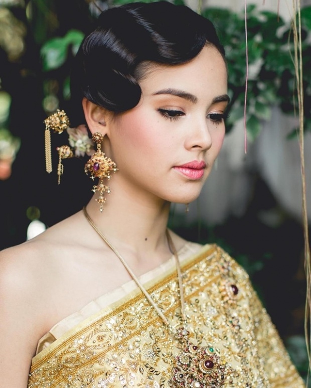 ญาญ่า อุรัสยา สวมชุดไทยสุดเลอค่า สวยหวานราวกับนางในวรรณคดี