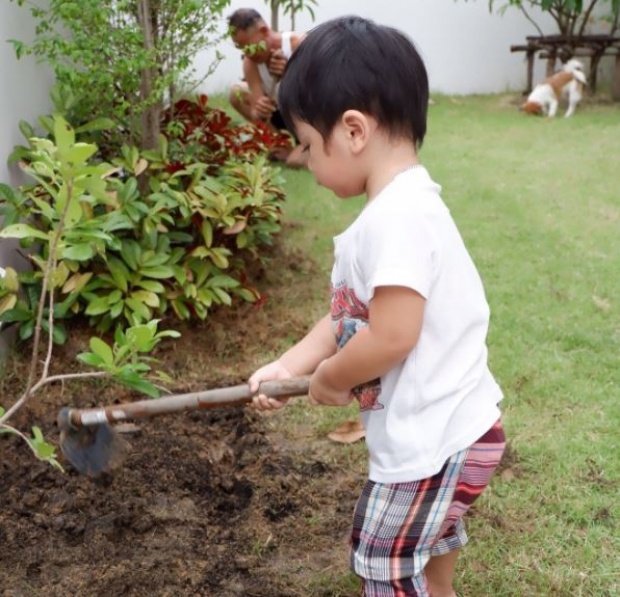 อัปเดตภาพ “น้องเลโก้” ลูกชายของคุณพ่อ “เอ พศิน” บอกเลยยิ่งโตยิ่งหล่อมาก!!!