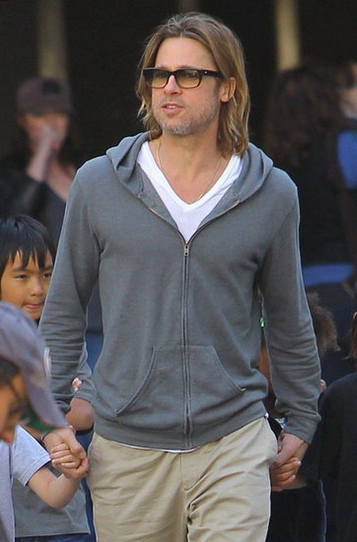 Brad Pitt พาลูกๆ4คนไปดูหนัง 