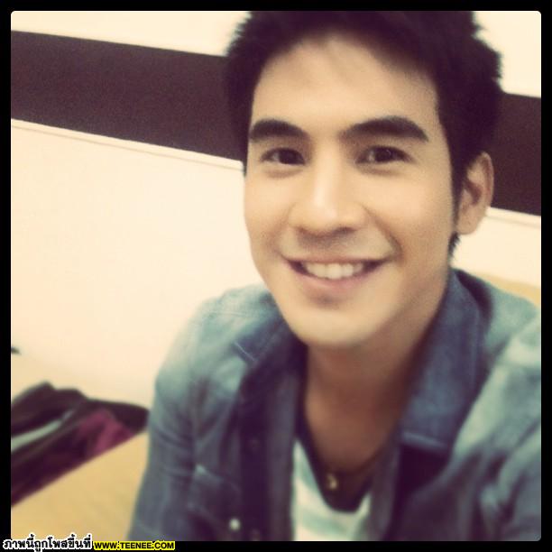 pic:หนุ่มหล่อเจ้าของรอยยิ้มอบอุ่นโป๊ป 