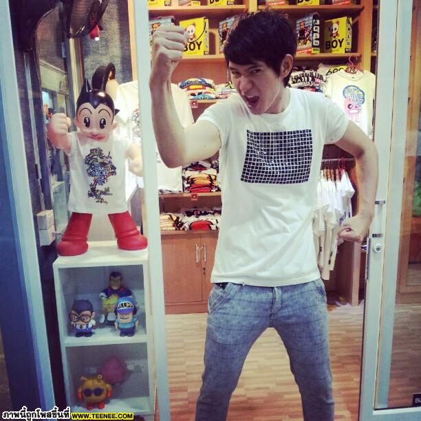 ว้าว.. ไอซ์ ศรัญยู ถอดเสื้ออวดหุ่นล่ำ