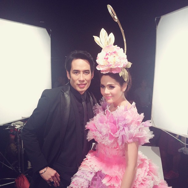 สุดอลังการ พี่เบิร์ดคอนเสริต"ขนนก กับ ดอกไม้" กับสาวสวยตัวแม่